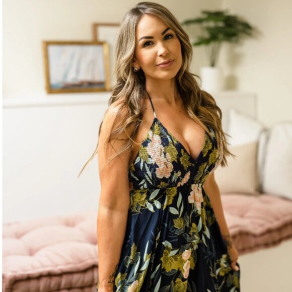 Aakaa Floral Smocked Halter Double Slit Maxi Dress Women's Medium – Navy/Green‎ - Picture 6 of 13